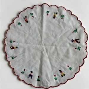 Vintage Hand Embroidered Doily Floral Scalloped Edge Linen Table Decor